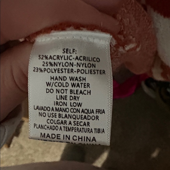 Listicle Red and Cream Heart Sweater - Picture 4 of 4